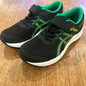 ASICS Velcro Kids Sneakers BRAND NEW